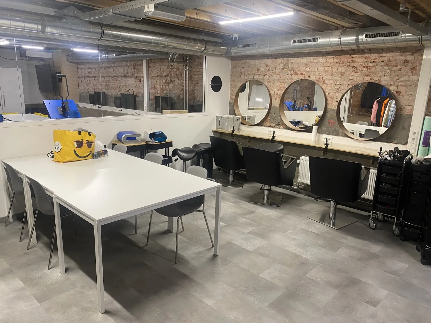 Rochussenstraat 355 - Kappersruimte